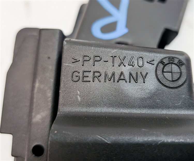 Thumbnail 12: 2010 BMW X6 (E71) REAR LEFT & RIGHT FOLDING SEAT LOCK LATCH RELEASE HANDLE SET/2