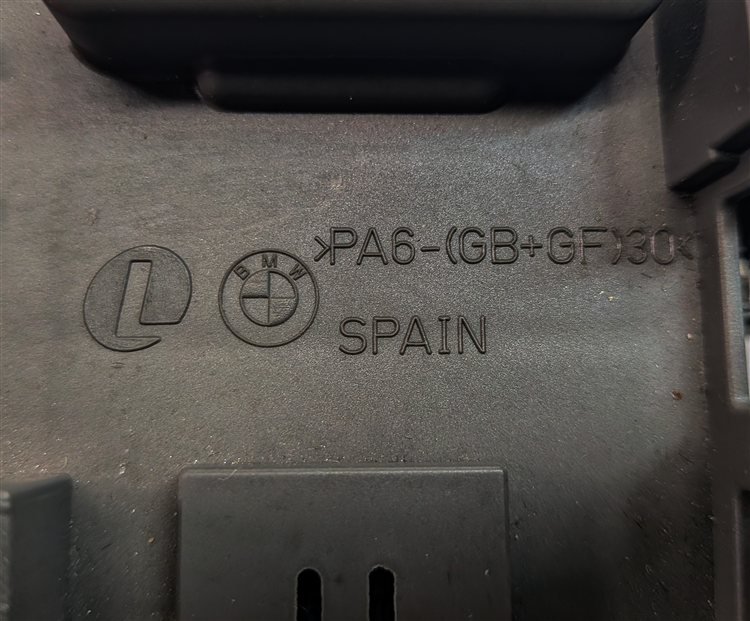 Thumbnail 9: 2010 BMW X6 (E71) 3.0L (N54) CABIN FUSE RELAY JUNCTION BOX PANEL