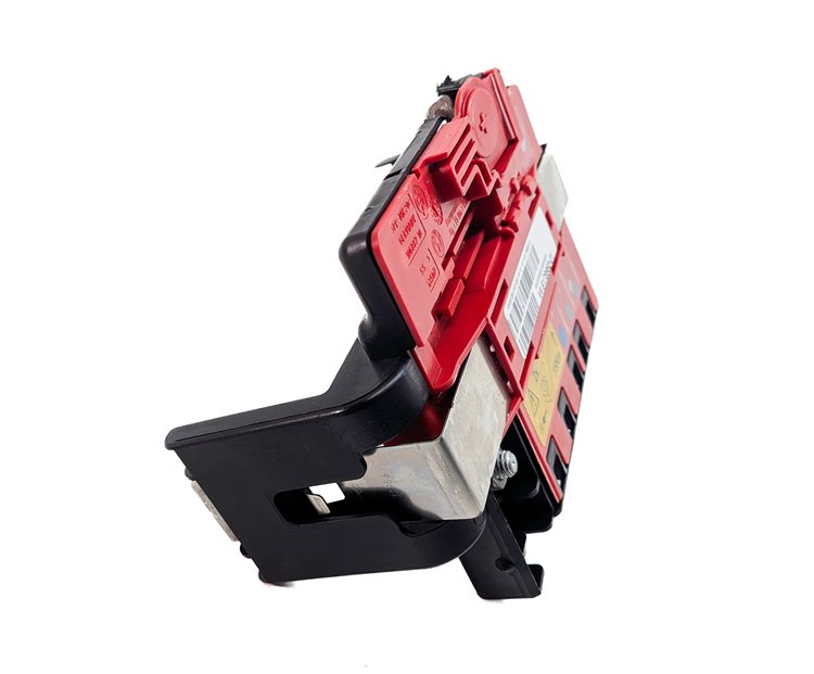 Thumbnail 3: 2010 BMW X6 (E71) 3.0L (N54) ENGINE POSITIVE BATTERY TERMINAL DISTRIBUTION PLATE