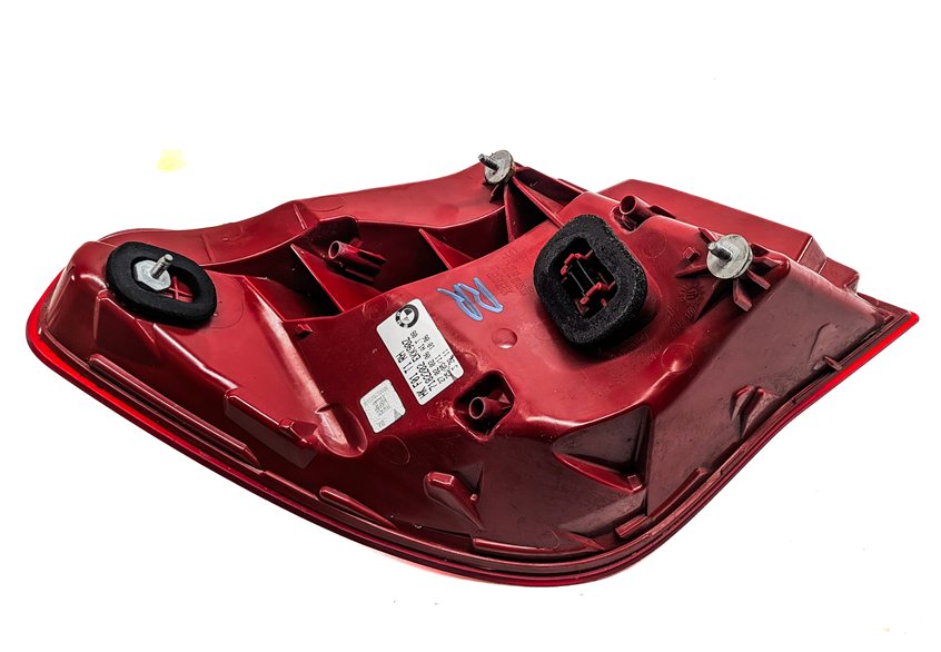 Thumbnail 9: 09-12 BMW 7 SERIES (F01) REAR RIGHT PASSENGER OUTER TAILLIGHT BRAKE LIGHT LAMP