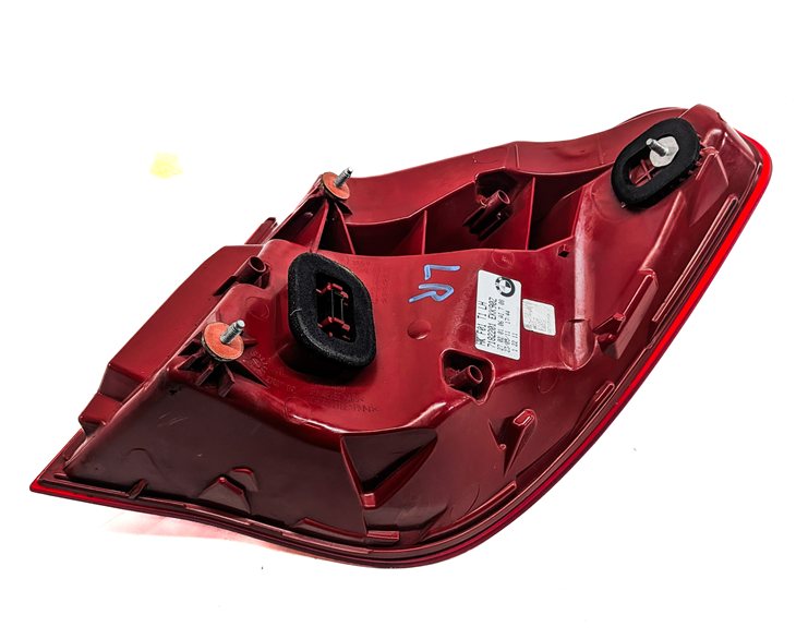 Thumbnail 6: 2009-2012 BMW 7 SERIES (F01) LEFT DRIVER REAR OUTER TAILLIGHT BRAKE LIGHT LAMP