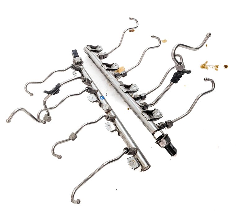 Thumbnail 3: 2012 BMW 750LI (F01) 4.4L (N63) ENGINE FUEL INJECTOR RAIL SET/2 w/ FUEL LINES