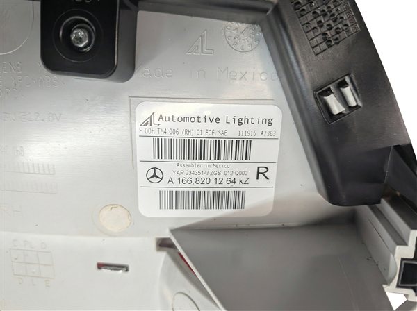 Thumbnail 9: 13-16 MERCEDES GL350 GL450 GL550 (X166) REAR RIGHT INNER TAILLIGHT LIGHT LAMP