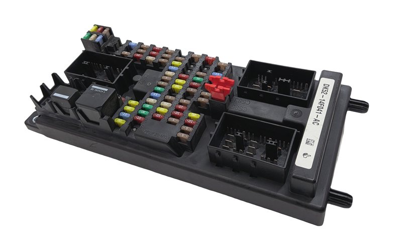 Thumbnail 1: 2014 RANGE ROVER (L405) 5.0L SUPER (508PS / AJ133S) FUSE RELAY BOX PANEL