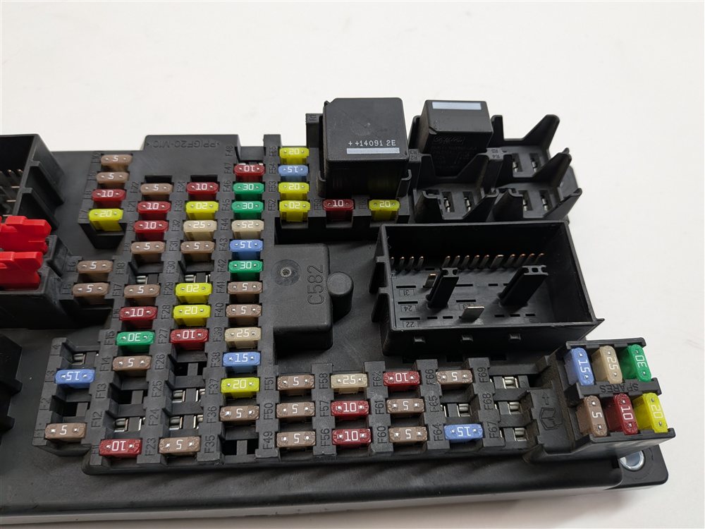 Thumbnail 8: 2014 RANGE ROVER (L405) 5.0L SUPER (508PS / AJ133S) FUSE RELAY BOX PANEL