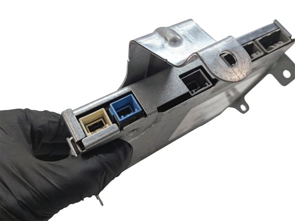Thumbnail 6: 2014-2015 RANGE ROVER L405 REAR SEAT ENTERTAINMENT SYSTEM CONTROL MODULE