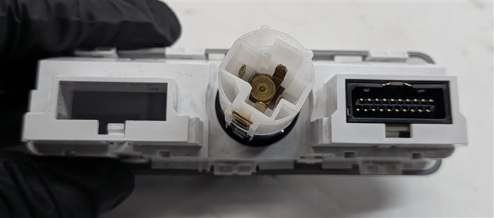 Thumbnail 5: 2014 RANGE ROVER L405 AUXILIARY AUX IN USB 12V POWER SUPPLY OUTLET SOCKET PANEL