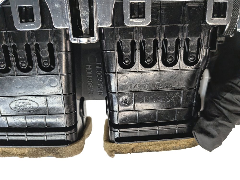 Thumbnail 6: 2014 RANGE ROVER (L405) REAR CENTER CONSOLE HEAT AIR AC HVAC DUAL VENT (Black)