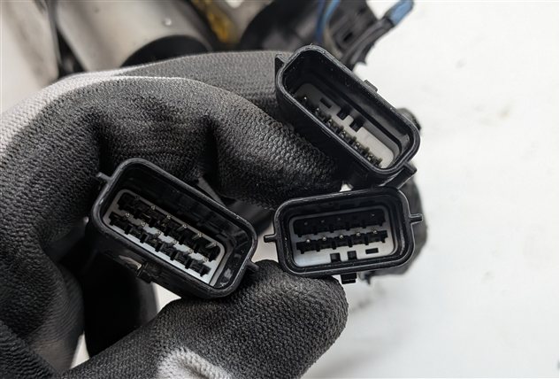Thumbnail 7: 2014 RANGE ROVER (L405) ACTIVE SWAY BAR VALVE CONTROL BLOCK