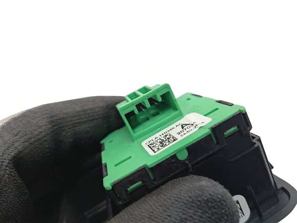 Thumbnail 6: 2014 RANGE ROVER (L405) REAR FOLDING SEAT CONTROL SWITCH PANEL