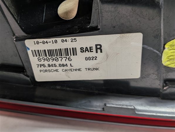 Thumbnail 7: 2011-2014 PORSCHE CAYENNE (958) RIGHT PASSENGER INNER TAILLIGHT LIGHT LAMP