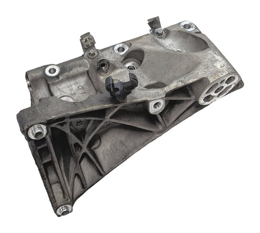 Thumbnail 1: 2011 PORSCHE CAYENNE (958) 4.8L (M48.02) NON TURBO ENGINE MOTOR MOUNT BRACKET