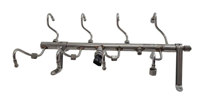 2011 PORSCHE CAYENNE (958) 4.8L NON TURBO ENGINE FUEL INJECTOR RAIL w/LINES