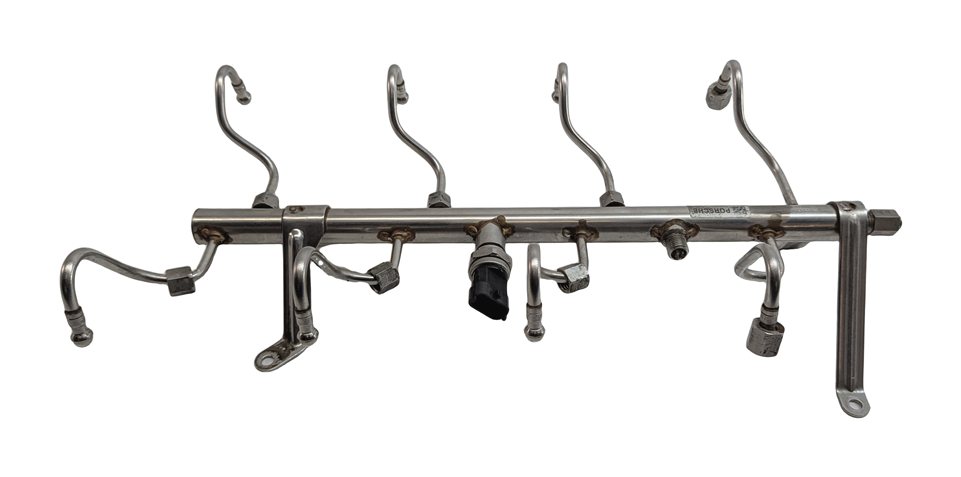 Thumbnail 2: 2011 PORSCHE CAYENNE (958) 4.8L NON TURBO ENGINE FUEL INJECTOR RAIL w/LINES