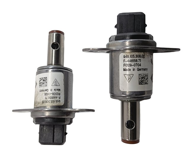 Thumbnail 2: 2011 PORSCHE CAYENNE (958) 4.8 NON TURBO ENGINE CAMSHAFT TIMING SOLENOID SET/2
