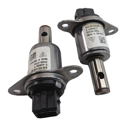 Thumbnail 3: 2011 PORSCHE CAYENNE (958) 4.8 NON TURBO ENGINE CAMSHAFT TIMING SOLENOID SET/2