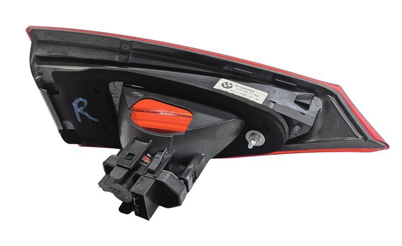 Thumbnail 6: 2012-2015 BMW X1 (E84) RIGHT PASSENGER REAR TRUNK INNER TAILLIGHT LIGHT LAMP