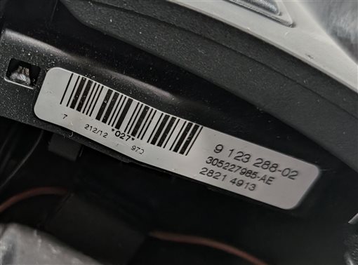 Thumbnail 9: 2013-2015 BMW X1 (E84) DRIVER SPORT STEERING WHEEL (Black)