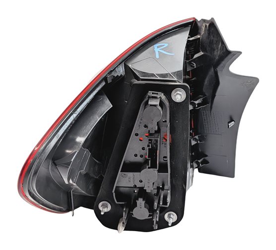 Thumbnail 4: 2012-2015 BMW X1 (E84) RIGHT PASSENGER REAR OUTER TAILLIGHT BRAKE LIGHT LAMP
