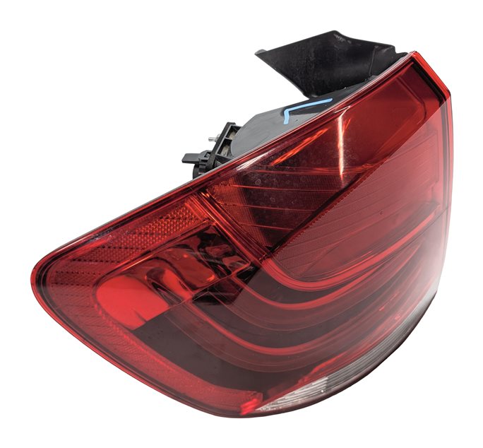 2012-2015 BMW X1 (E84) LEFT DRIVER REAR OUTER TAILLIGHT BRAKE LIGHT LAMP