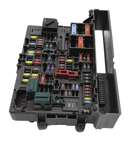 Thumbnail 2: 2013 BMW X1 (E84) 2.0L (N20) ENGINE FUSE RELAY CONTROL BOX PANEL