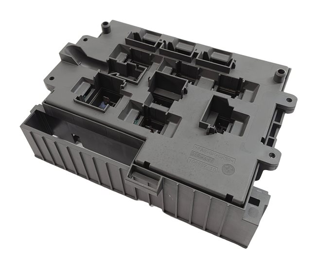 Thumbnail 5: 2013 BMW X1 (E84) 2.0L (N20) ENGINE FUSE RELAY CONTROL BOX PANEL