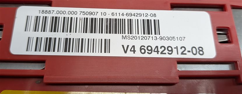 Thumbnail 7: 2013 BMW X1 (E84) 2.0L (N20) ENGINE FRONT POWER DISTRIBUTION PLATE BOX