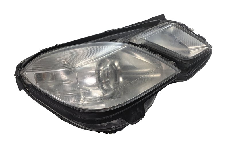 2010-2013 MERCEDES BENZ E300 E350 E400 E550 (W212) RIGHT HALOGEN HEADLIGHT LAMP