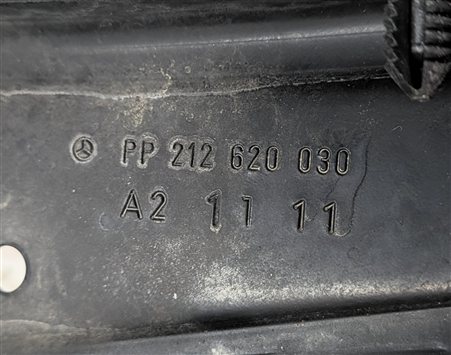 Thumbnail 9: 2011 MERCEDES E350 (W212) FRONT RIGHT PASSENGER HEADLIGHT LAMP MOUNT BRACKET