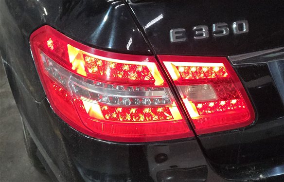 Thumbnail 2: 10-13 MERCEDES E-CLASS (W212) SEDAN LEFT DRIVER REAR TAILLIGHT BRAKE LIGHT LAMP
