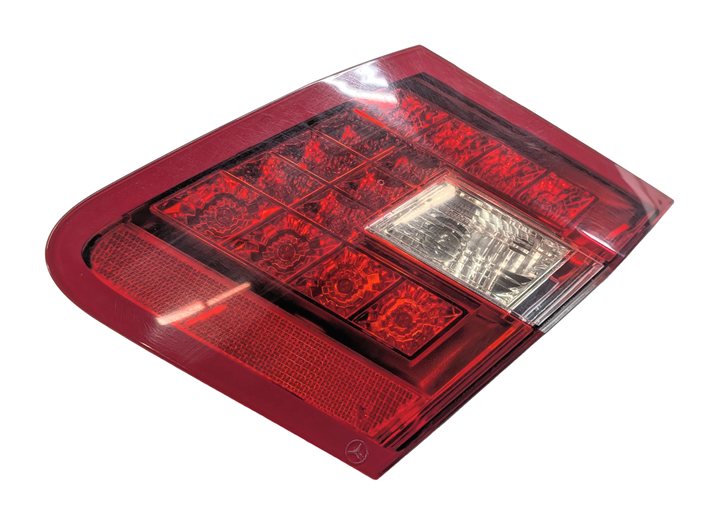 2010-2013 MERCEDES E300 E350 E400 E550 (W212) RIGHT INNER TAILLIGHT LIGHT LAMP