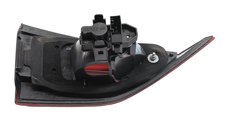 Thumbnail 5: 2012-2015 BMW X1 (E84) RIGHT PASSENGER REAR TRUNK INNER TAILLIGHT LIGHT LAMP