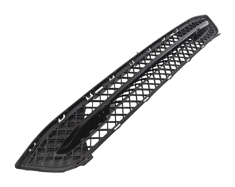13-15 BMW X1 (E84) FRONT LOWER BUMPER CENTER AIR VENT GRILLE TRIM PANEL