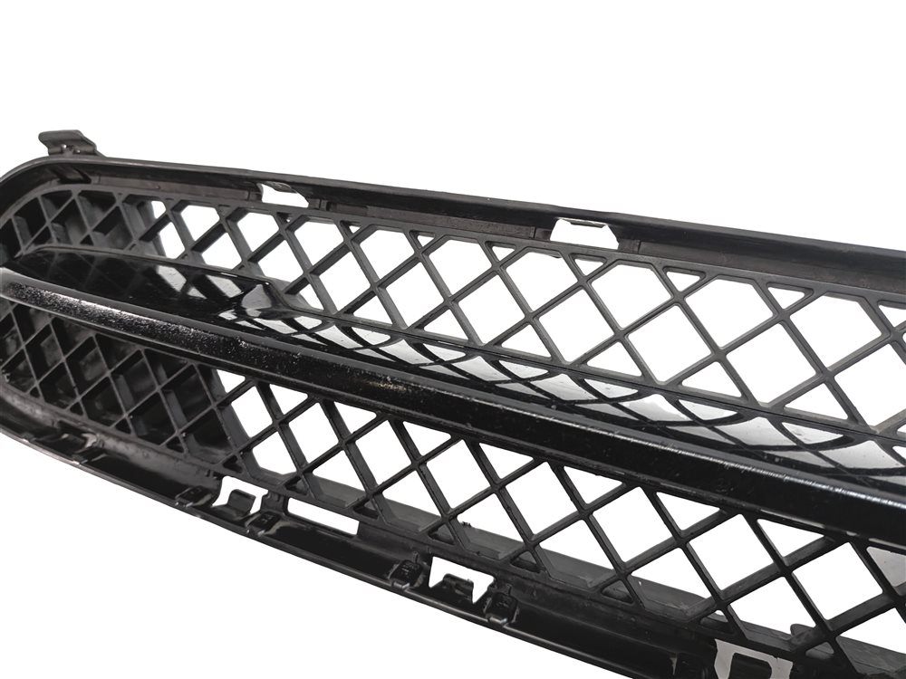Thumbnail 10: 13-15 BMW X1 (E84) FRONT LOWER BUMPER CENTER AIR VENT GRILLE TRIM PANEL