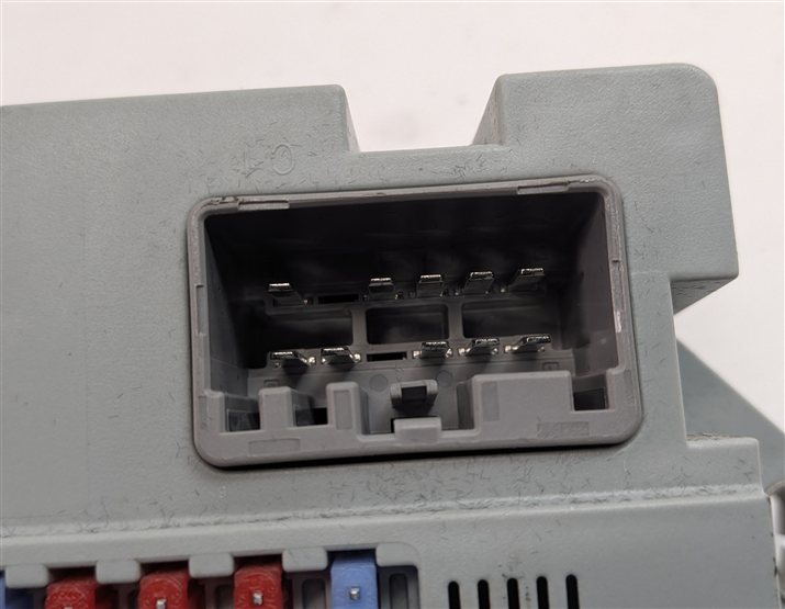 Thumbnail 5: 2014 LAND ROVER LR4 (L319) CABIN FUSE BOX RELAY CARRIER MODULE