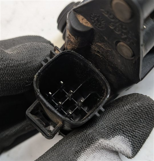 Thumbnail 6: 2014 LAND ROVER LR4 (L319) REAR AIR SUSPENSION VALVE BLOCK