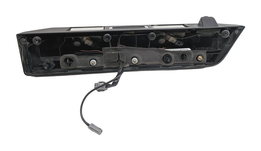 Thumbnail 3: 2014 LAND ROVER LR4 (L319) REAR LIFTGATE GARNISH TRIM w/ LICENSE LIGHTS CAMERA