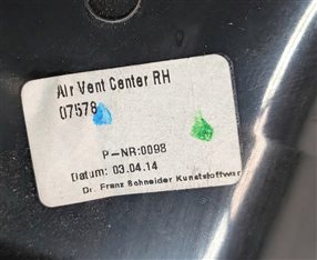Thumbnail 8: 2014 LAND ROVER LR4 (L319) FRONT RIGHT CENTER DASH HEAT AIR AC VENT (Black)