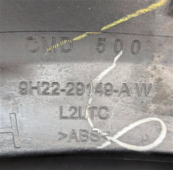 Thumbnail 7: 2014 LAND ROVER LR4 (L319) REAR LEFT QUARTER WHEEL ARCH MOULDING (Green)