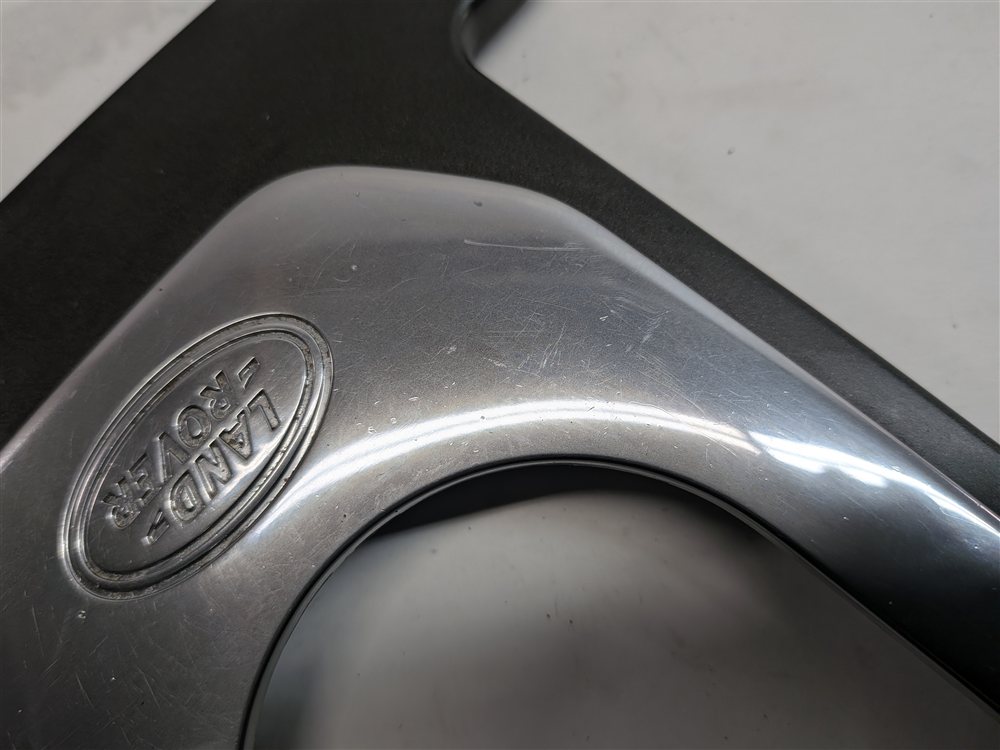 Thumbnail 7: 2014 LAND ROVER LR4 (L319) GEAR SELECTOR SURROUND CONSOLE TOP FINISHER CHROME