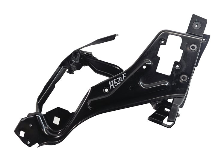 Thumbnail 7: 2014 MERCEDES C350 (W204) FRONT LEFT DRIVER HEADLIGHT SUPPORT MOUNT BRACKET