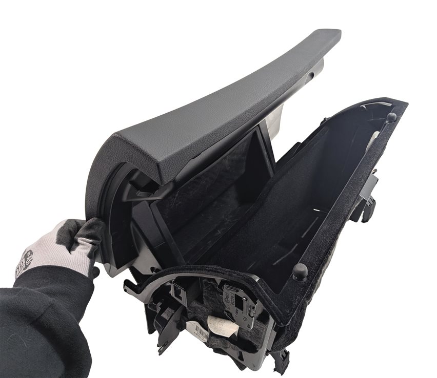 Thumbnail 6: 2012-2015 MERCEDES C CLASS C204 COUPE FRONT RIGHT PASSENGER GLOVEBOX (Black)