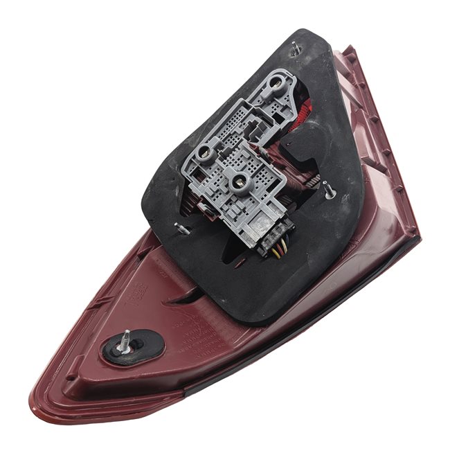 Thumbnail 6: 2012-2015 MERCEDES BENZ C250 C300 C350 (W204) LEFT DRIVER TAILLIGHT BRAKE LIGHT