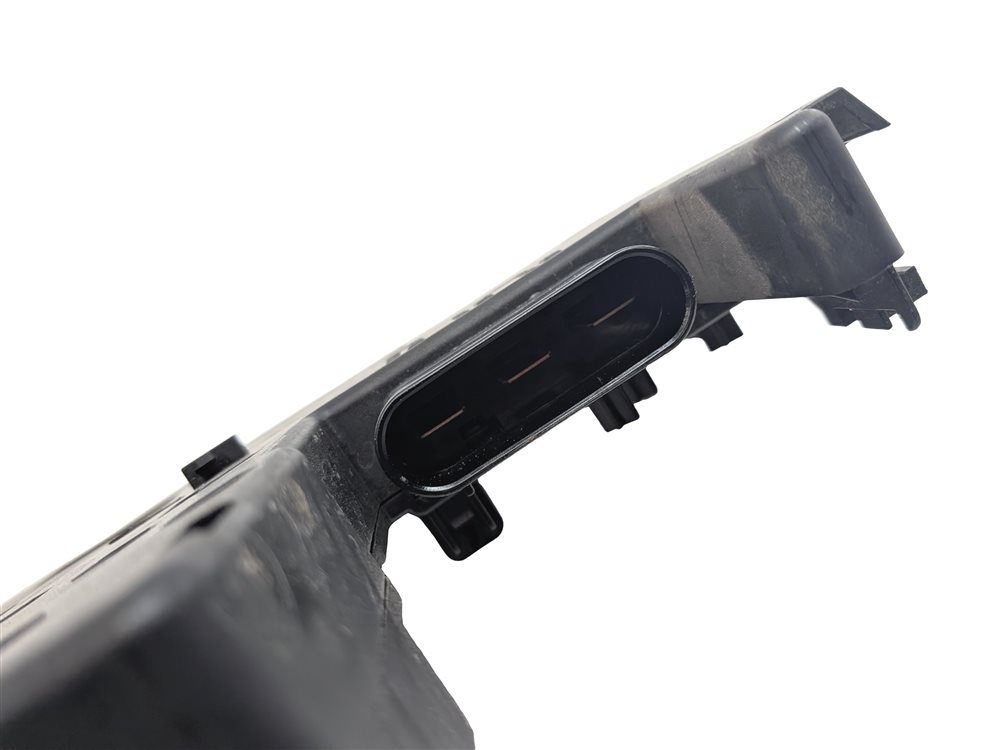 Thumbnail 7: 2014 MERCEDES C350 (W204) 3.5L (276.957) REAR TRUNK FUSE RELAY PANEL BOX