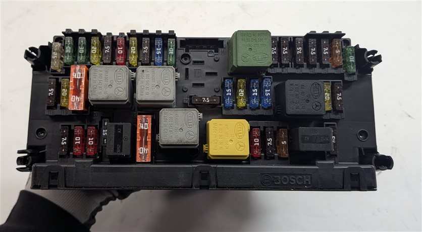 Thumbnail 10: 2014 MERCEDES C350 (W204) 3.5L (276.957) FRONT SAM MODULE w/ FUSE RELAY PANEL