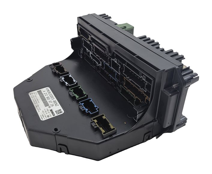 Thumbnail 3: 2014 MERCEDES C350 (W204) 3.5L (276.957) FRONT SAM MODULE w/ FUSE RELAY PANEL