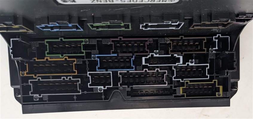Thumbnail 7: 2014 MERCEDES C350 (W204) 3.5L (276.957) FRONT SAM MODULE w/ FUSE RELAY PANEL