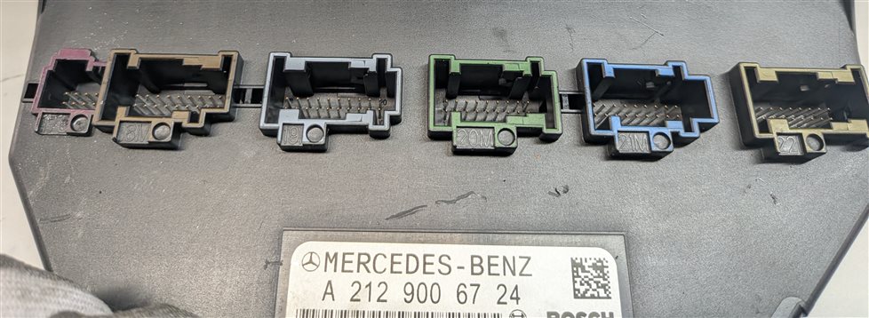 Thumbnail 8: 2014 MERCEDES C350 (W204) 3.5L (276.957) FRONT SAM MODULE w/ FUSE RELAY PANEL