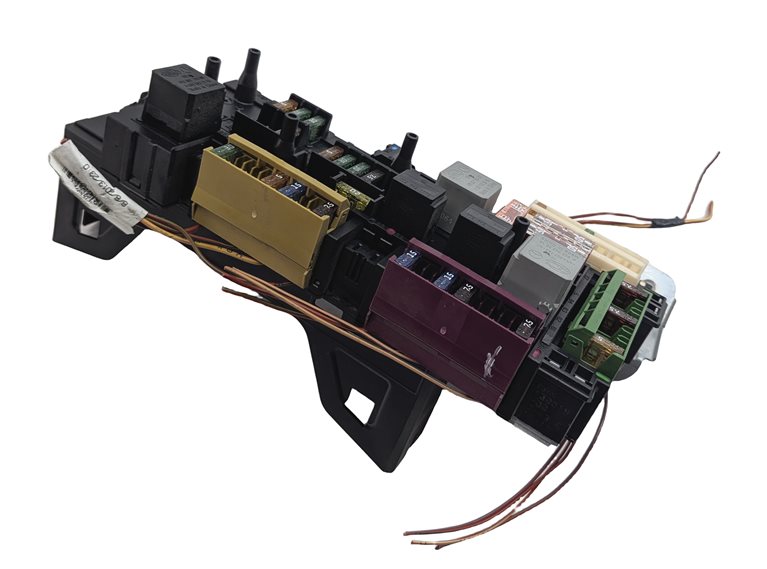 Thumbnail 5: 2014 MERCEDES C350 (W204) 3.5L (276.957) REAR TRUNK SAM MODULE RELAY FUSE BOX