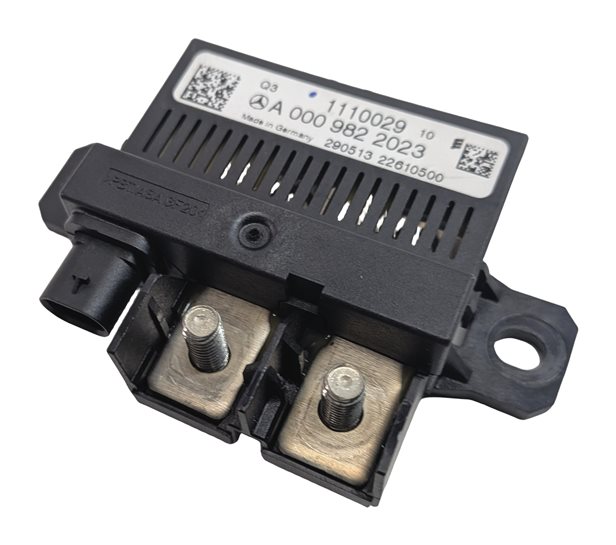 Thumbnail 1: 2014 MERCEDES C350 (W204) 3.5L (276.957) AUXILIARY AUX BATTERY CONTROL MODULE
